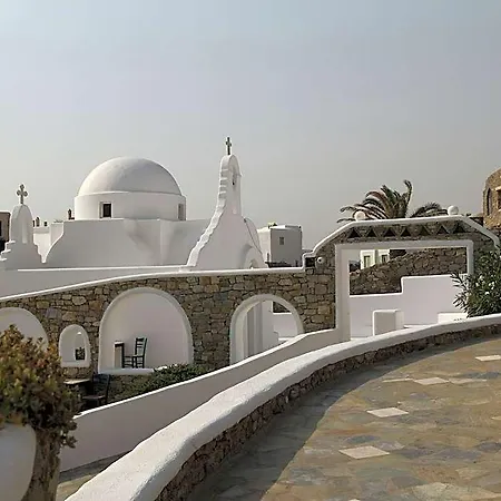 Mykonos Lolita, A To Live Mykonos Town