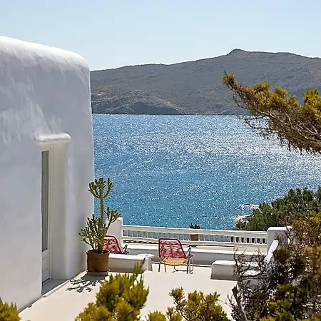 Mykonos Lolita, A To Live 3*