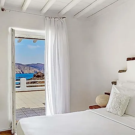 Mykonos Lolita, A Resort To Live