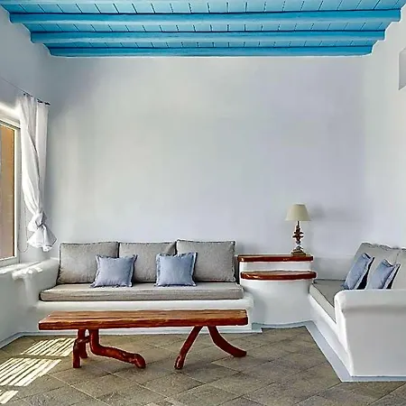 Mykonos Lolita, A Resort To Live Mykonos Town