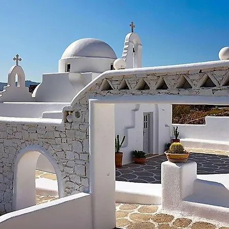 Mykonos Lolita, A To Live Hotel